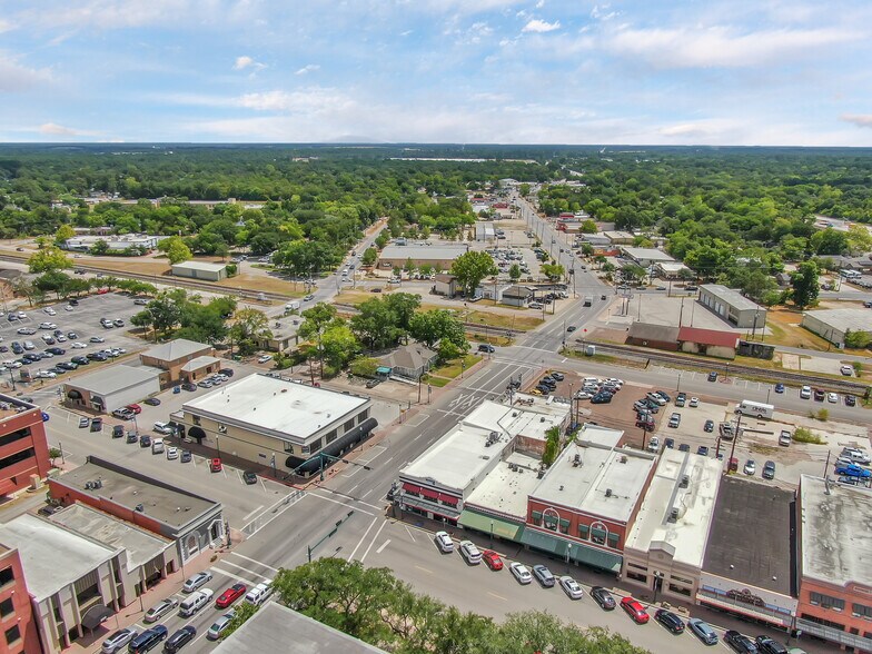 More Photos Of 336 N Main St, Conroe Office For Sale