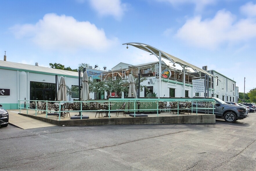 More Photos Of 933 Louise Ave, Charlotte Storefront For Lease