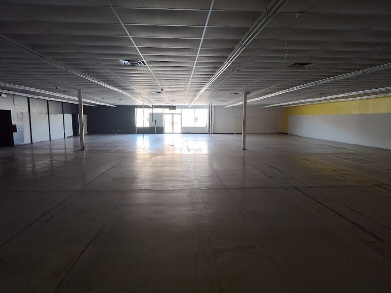 More Photos Of 23 Cedar Point Dr, Owingsville Freestanding For Lease