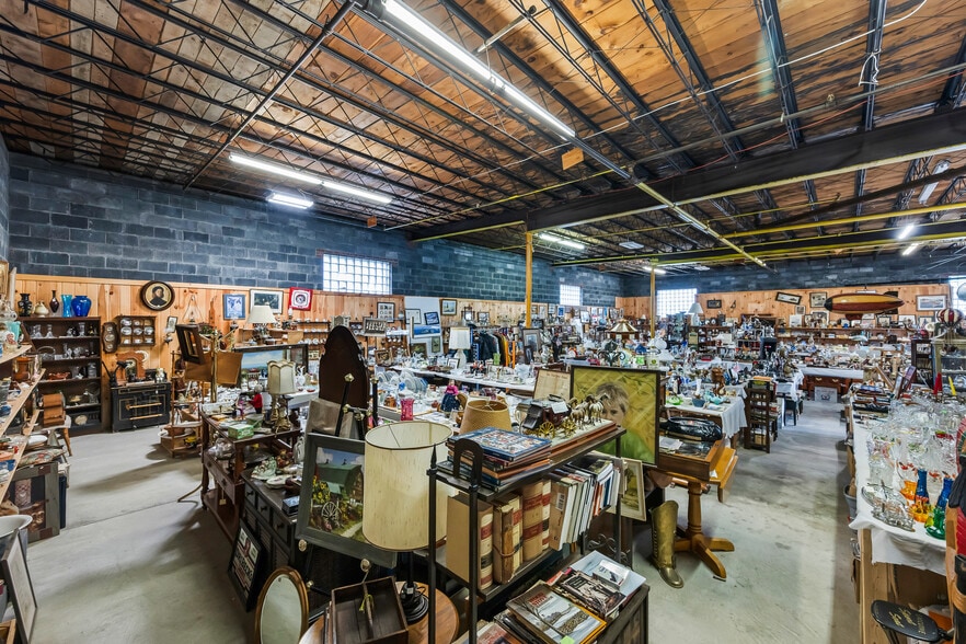 More Photos Of 46 Wight St, Berlin Warehouse For Sale