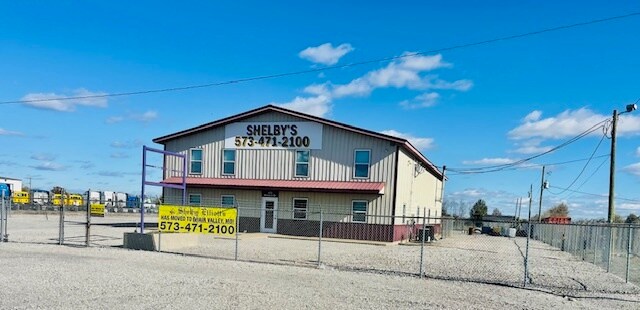 More Photos Of 475 Western Dr, Sikeston Flex For Sale