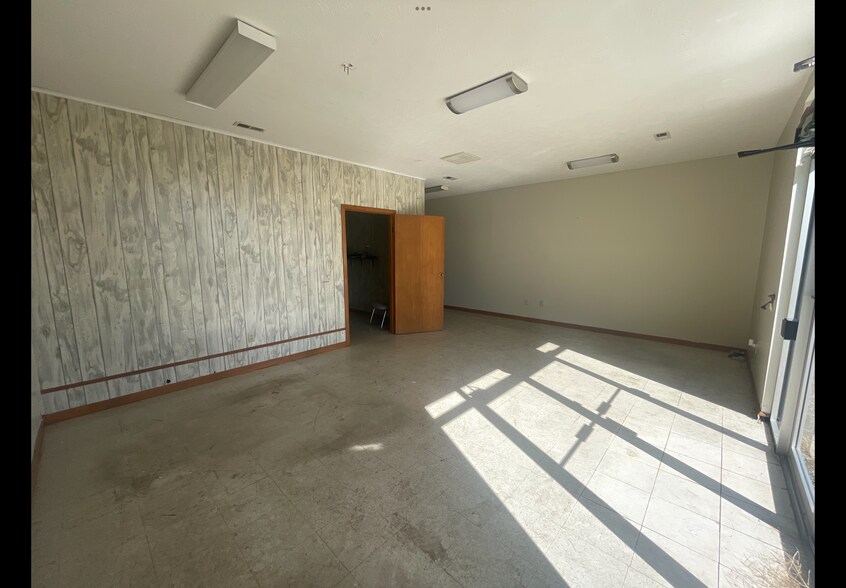 More Photos Of 6417 Sissonville Dr, Charleston Freestanding For Sale