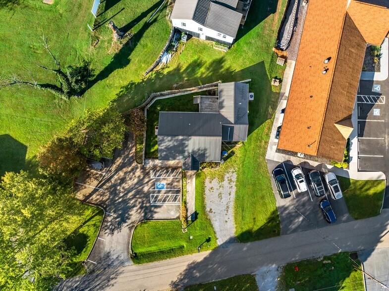 More Photos Of 316 Beech St, Morristown Office For Sale