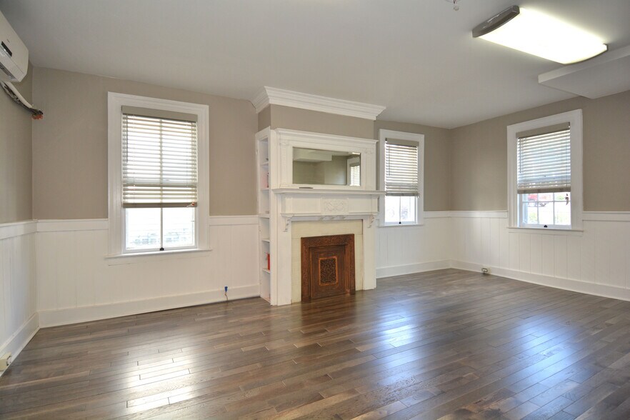 More Photos Of 20 Leigh St, Clinton Township Apartments For Sale