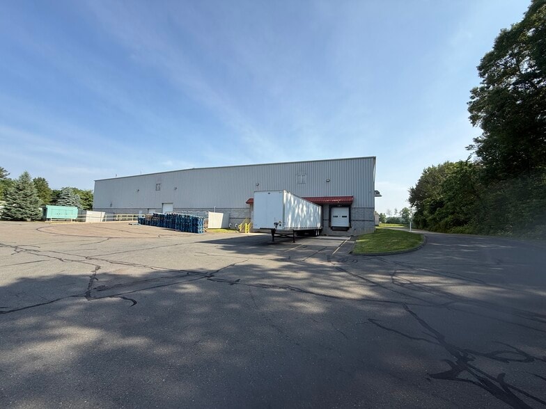 More Photos Of 450 Woodland Ave, Bloomfield Warehouse For Sale