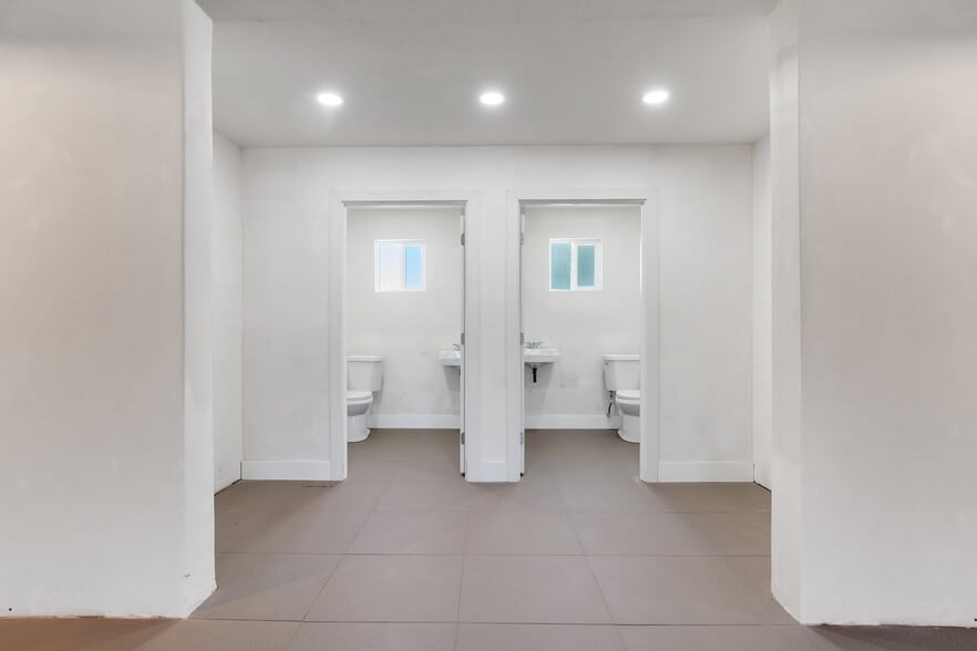 More Photos Of 19620 Temescal Canyon Rd, Corona Specialty For Sale