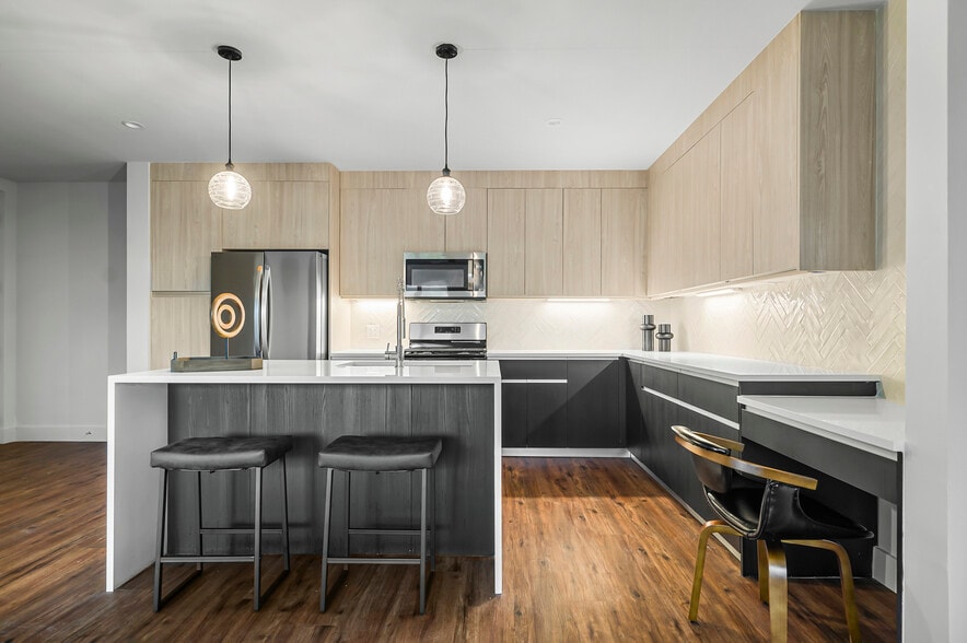 More Photos Of 5515 Humming Bird Ln, Austin Apartments For Sale