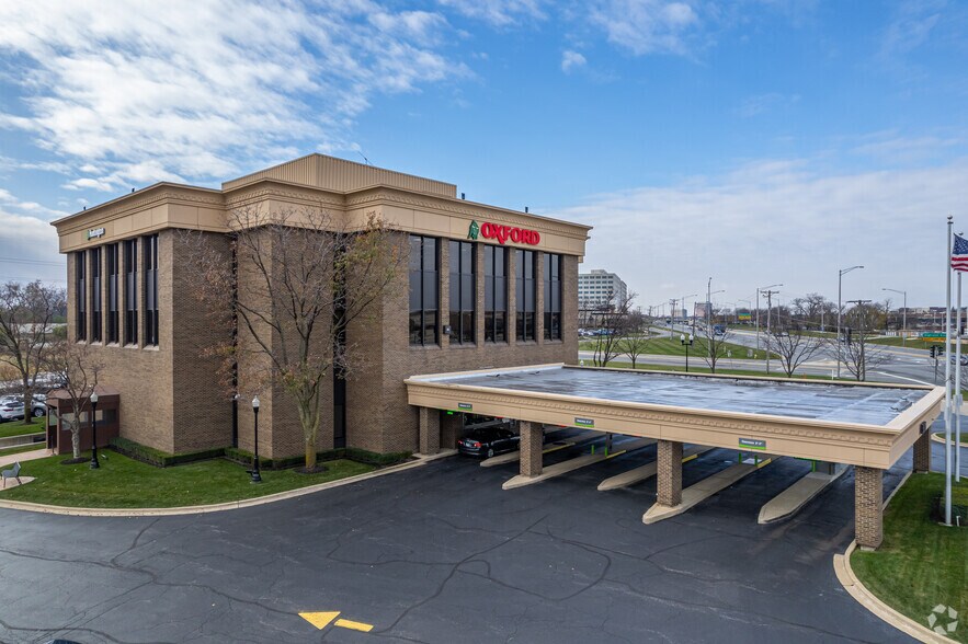 More Photos Of 555 E Butterfield Rd, Lombard Office For Lease