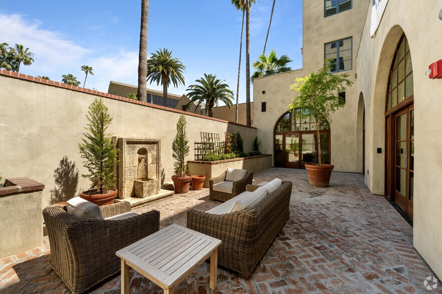 More Photos Of 88 N Oakland Ave, Pasadena Apartments For Lease