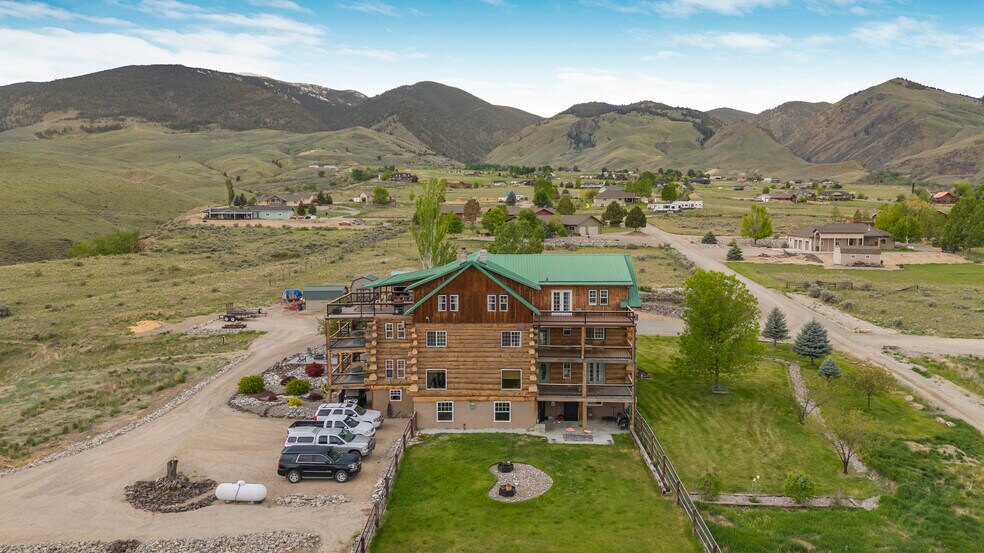 More Photos Of 13 Gott Ln, Salmon Hospitality For Sale