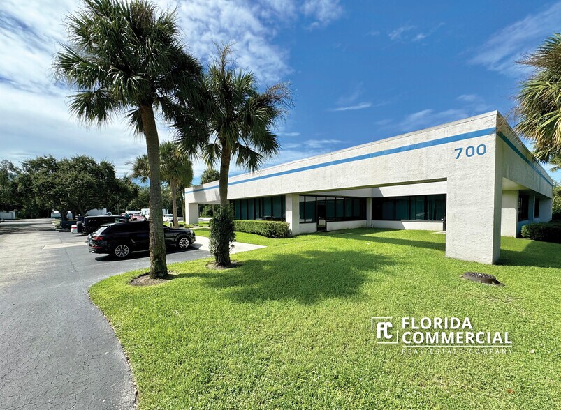 More Photos Of 700 SE Central Pky, Stuart Medical For Lease