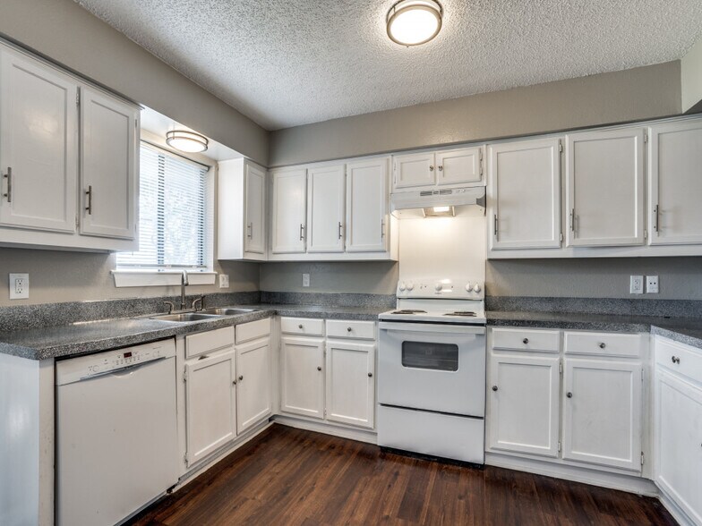 514 E Beltline St, DeSoto, TX 75115 Apartments For Sale