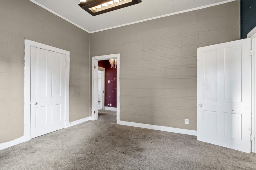 More Photos Of 209 W North St, Lebanon Office For Sale