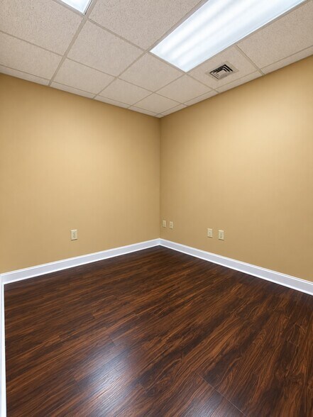 More Photos Of 603A Omni Dr, Hillsborough Medical For Lease