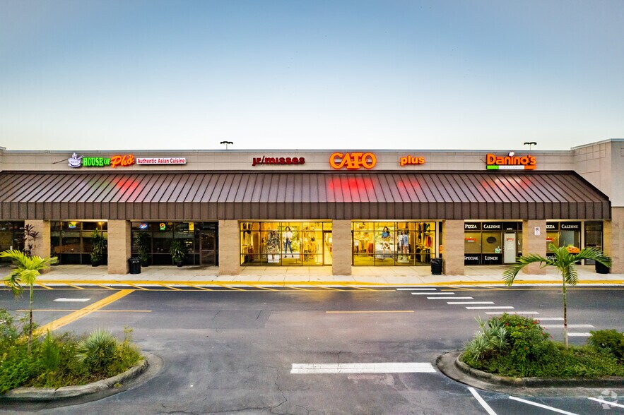 More Photos Of 8111-8481 John Young Pky, Orlando Unknown For Lease