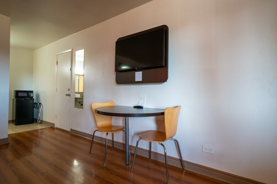 More Photos Of 840 S Indian Hill Blvd, Claremont Hotel For Sale