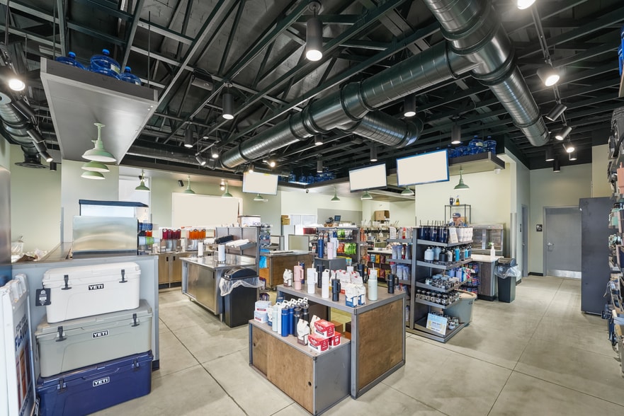 More Photos Of 2320 NE Capital Cir, Tallahassee Restaurant For Lease