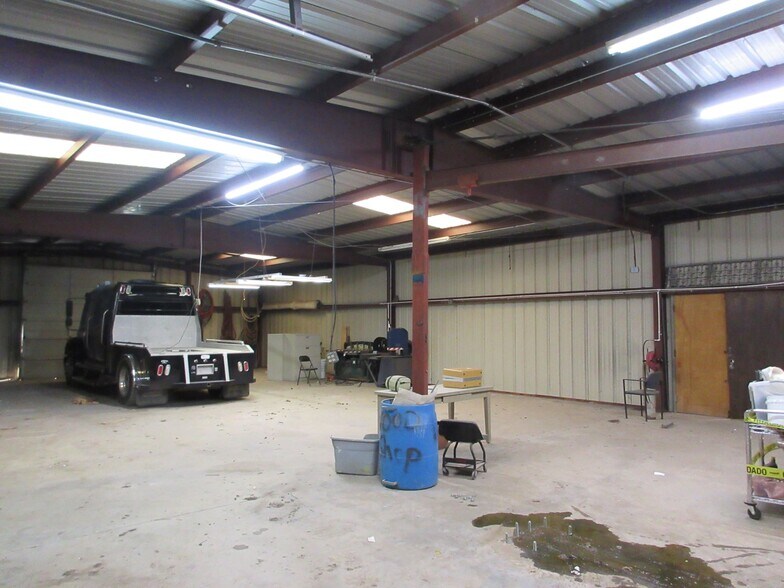 More Photos Of 224 E Cottage St, Sherman Warehouse For Sale