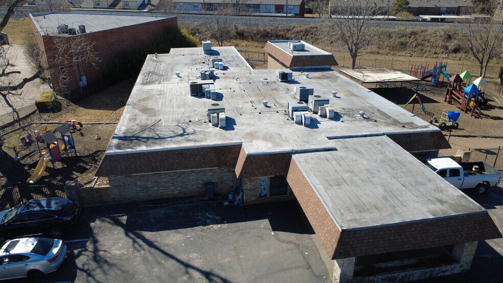 More Photos Of 300 S Bowser Rd, Richardson General Retail For Sale