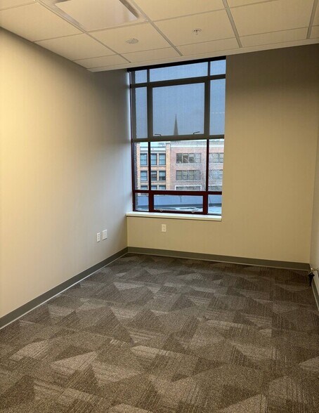 More Photos Of 109 S Warren St, Syracuse Office Residential For Lease