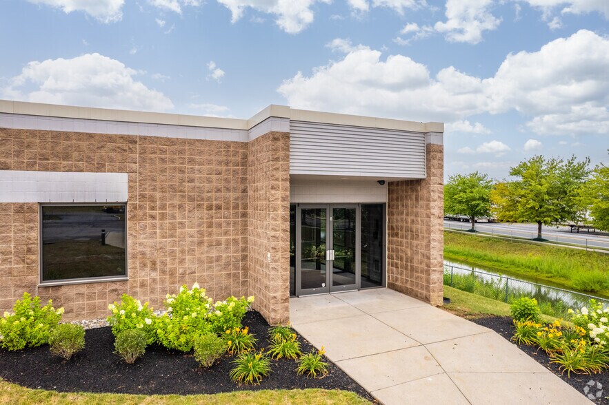 More Photos Of 2834 Schoeneck Rd, Macungie Distribution For Lease