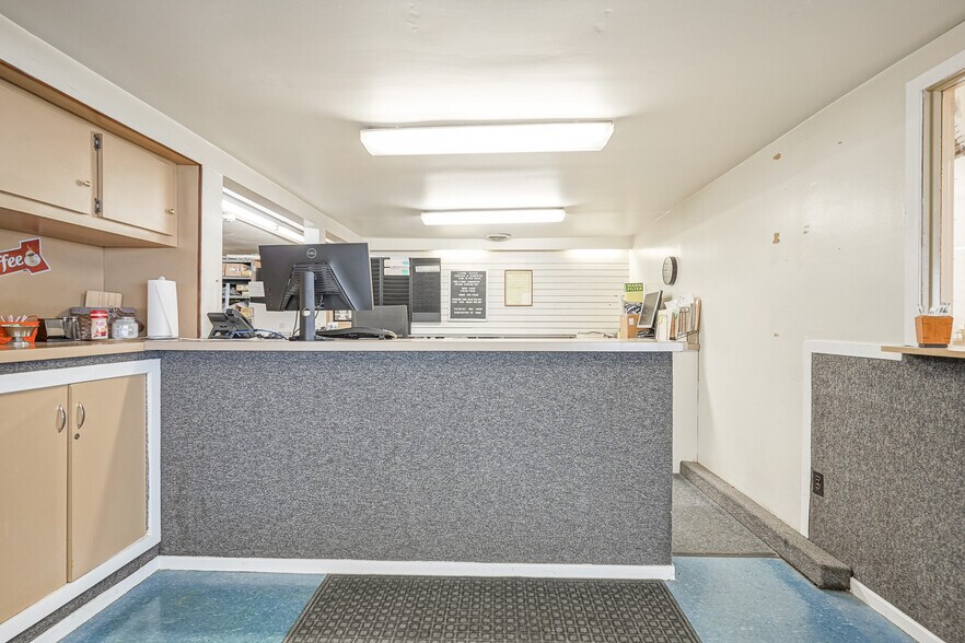 More Photos Of 100 White Horse Pike, Oaklyn Auto Dealership For Sale