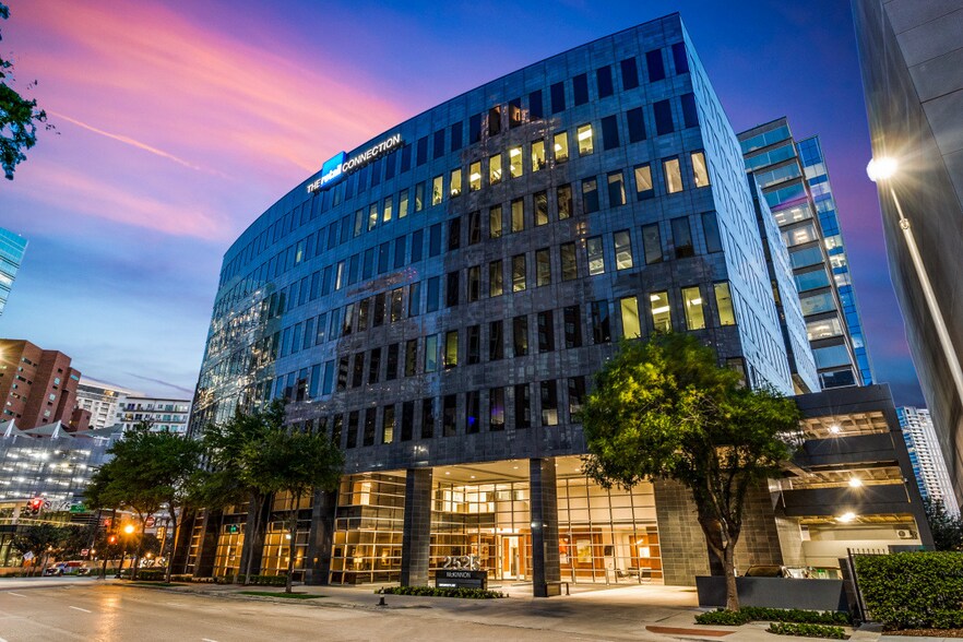 More Photos Of 2525 McKinnon St, Dallas Office For Lease