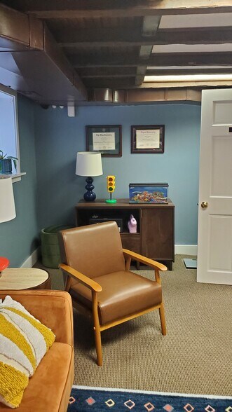 More Photos Of 19 E Market St, Leesburg Office For Lease