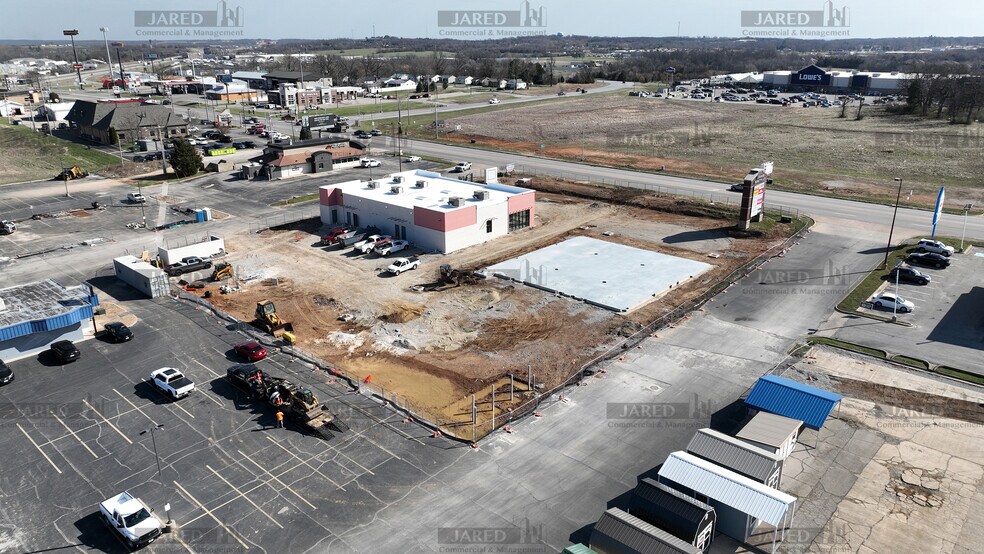 More Photos Of 1565-1585 S Jefferson Ave, Lebanon General Retail For Lease