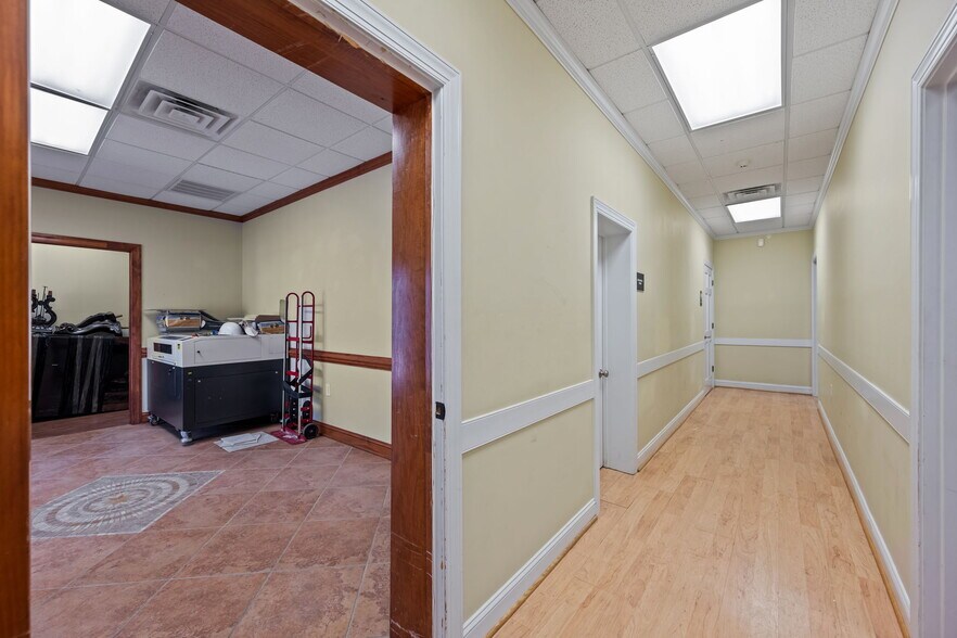 More Photos Of 441 Kinston Hwy, Richlands Office For Sale
