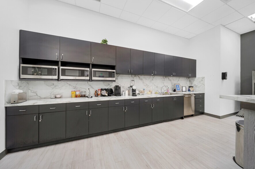 More Photos Of 1501 Biscayne Blvd, Miami Office Residential For Lease