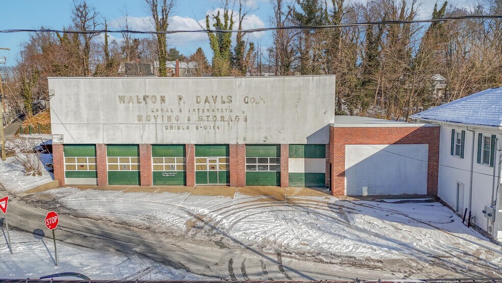 More Photos Of 7 Oyster Bay Rd, Locust Valley Warehouse For Sale