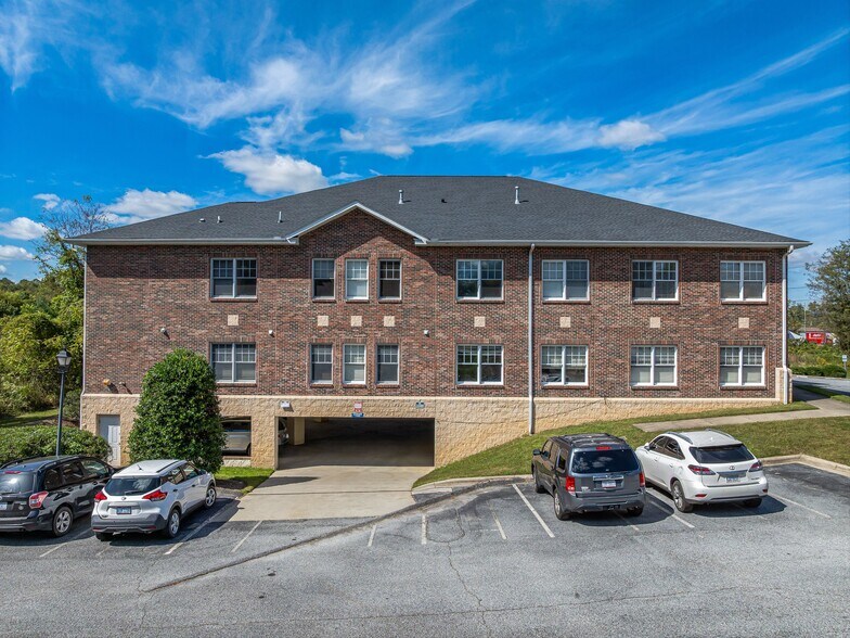 More Photos Of 120 Chadwick Square Ct, Hendersonville Medical For Lease