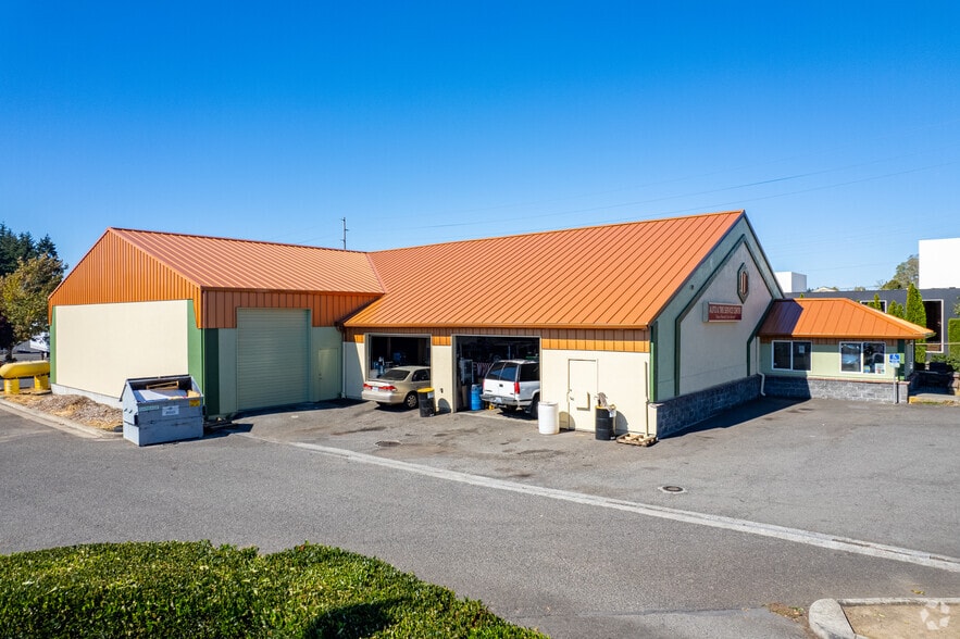 Primary Photo Of 11415 NE 76th St, Vancouver Auto Repair For Lease