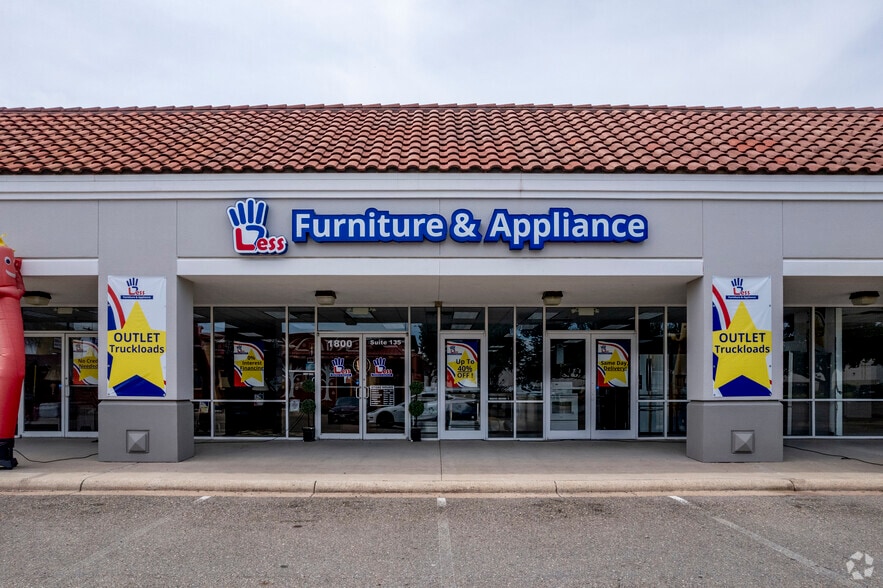 More Photos Of 1800 S Main St, McAllen Unknown For Lease