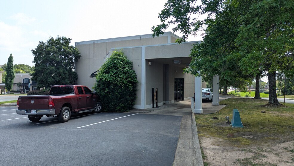 More Photos Of 12211 W Markham, Little Rock Freestanding For Sale
