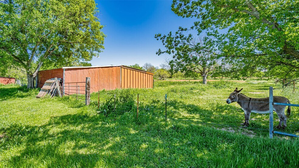 More Photos Of 2546 N Highway 144, Glen Rose Land For Sale