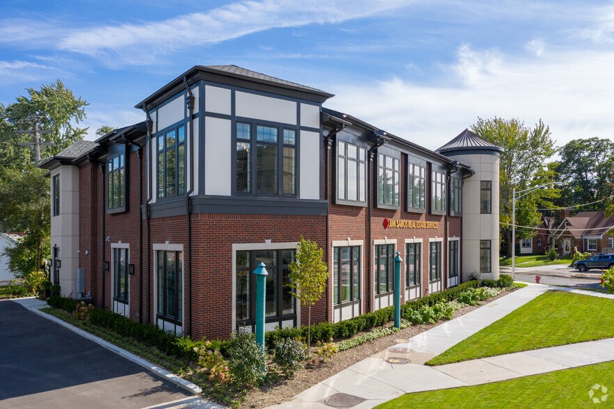 More Photos Of 17108 Mack Ave, Grosse Pointe Office For Lease