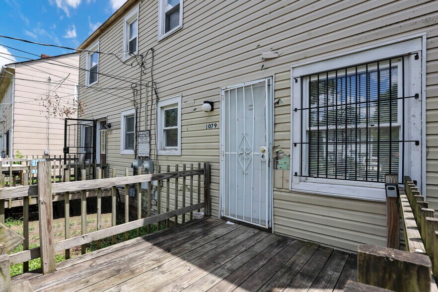 More Photos Of 1079 S James Rd, Columbus Apartments For Sale