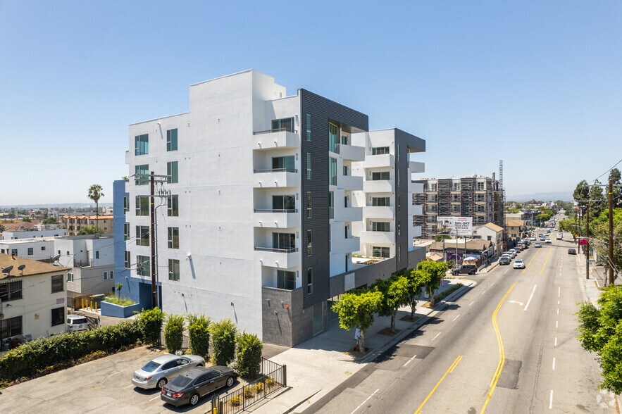 More Photos Of 4864 Melrose Ave, Los Angeles Apartments For Lease