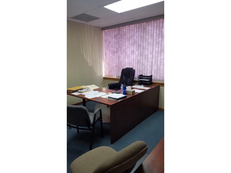 More Photos Of 4010-4016 S Lynn Ct, Independence Medical For Lease