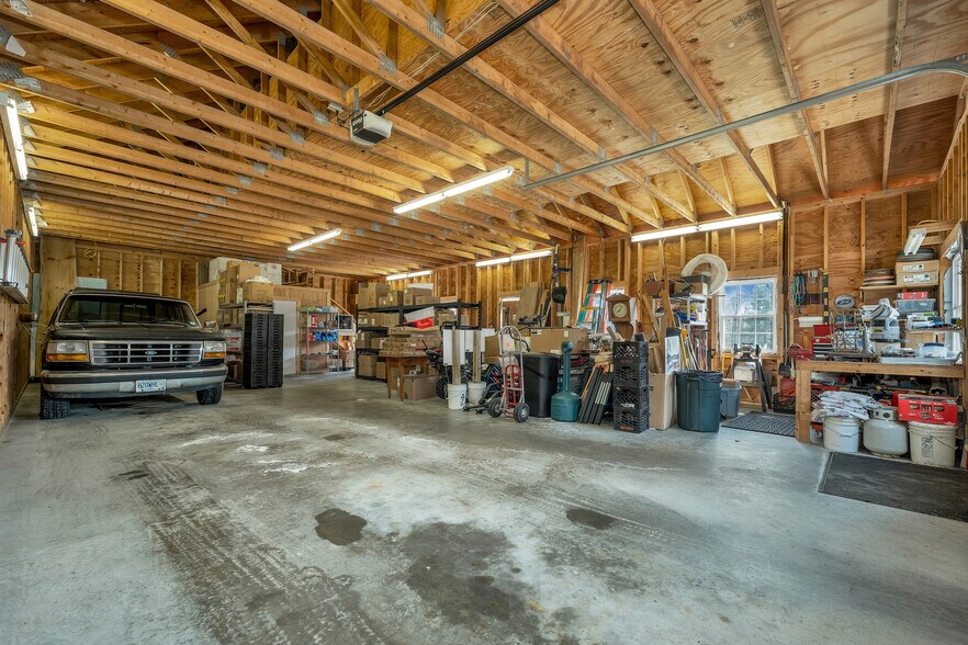 More Photos Of 1955 Presidential Hwy, Jefferson Restaurant For Sale