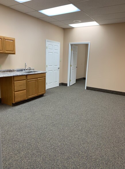 More Photos Of 144 S 8th St, Chambersburg Medical For Lease