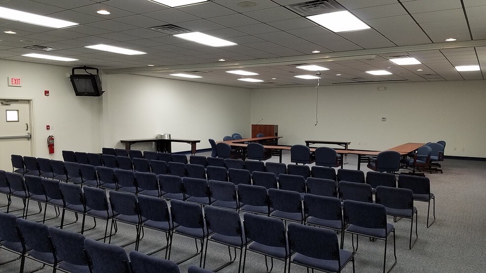 More Photos Of 8208 Salyer Dr, Wallops Island Office For Lease