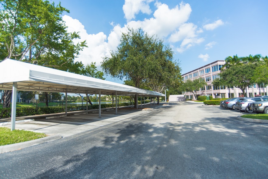 More Photos Of 8201 Peters Rd, Plantation Unknown For Lease