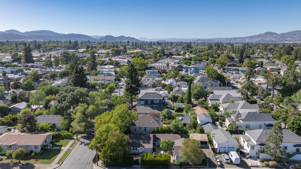 More Photos Of 1030 G St, Napa Apartments For Sale