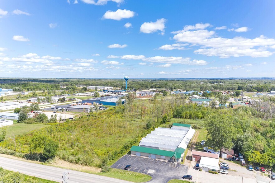 More Photos Of 4040 Velp Ave, Green Bay Specialty For Sale