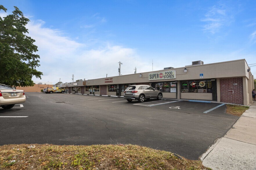 More Photos Of 2101-2109 N Dixie Hwy, Lake Worth Restaurant For Sale