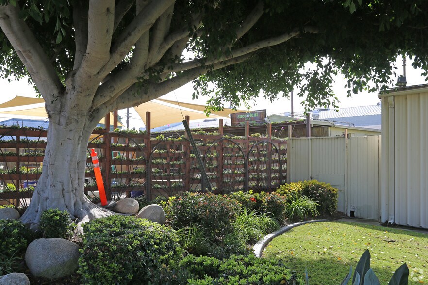 More Photos Of 505 Oak Ave, Carlsbad Freestanding For Lease