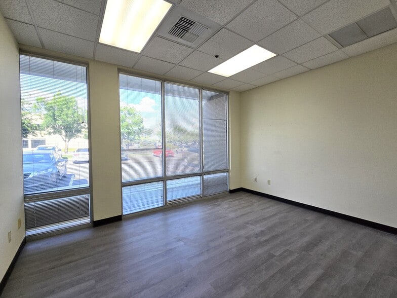 More Photos Of 5301 Truxtun Ave, Bakersfield Medical For Lease